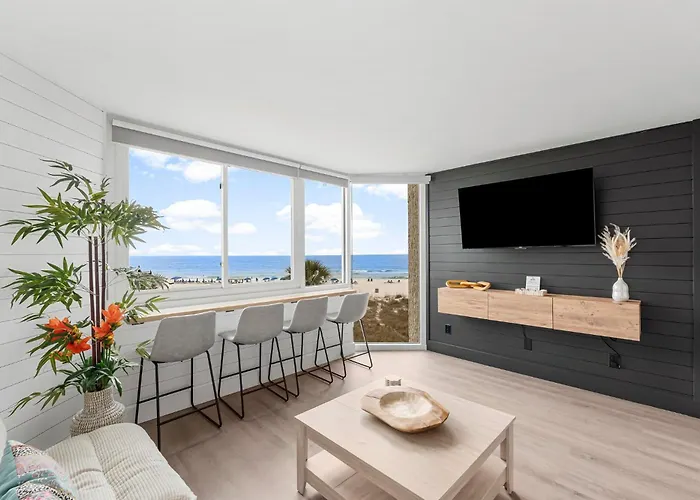 Fantastic Fully Renovated Beach Front Condo - Incredible View - Top Of The Gulf 321